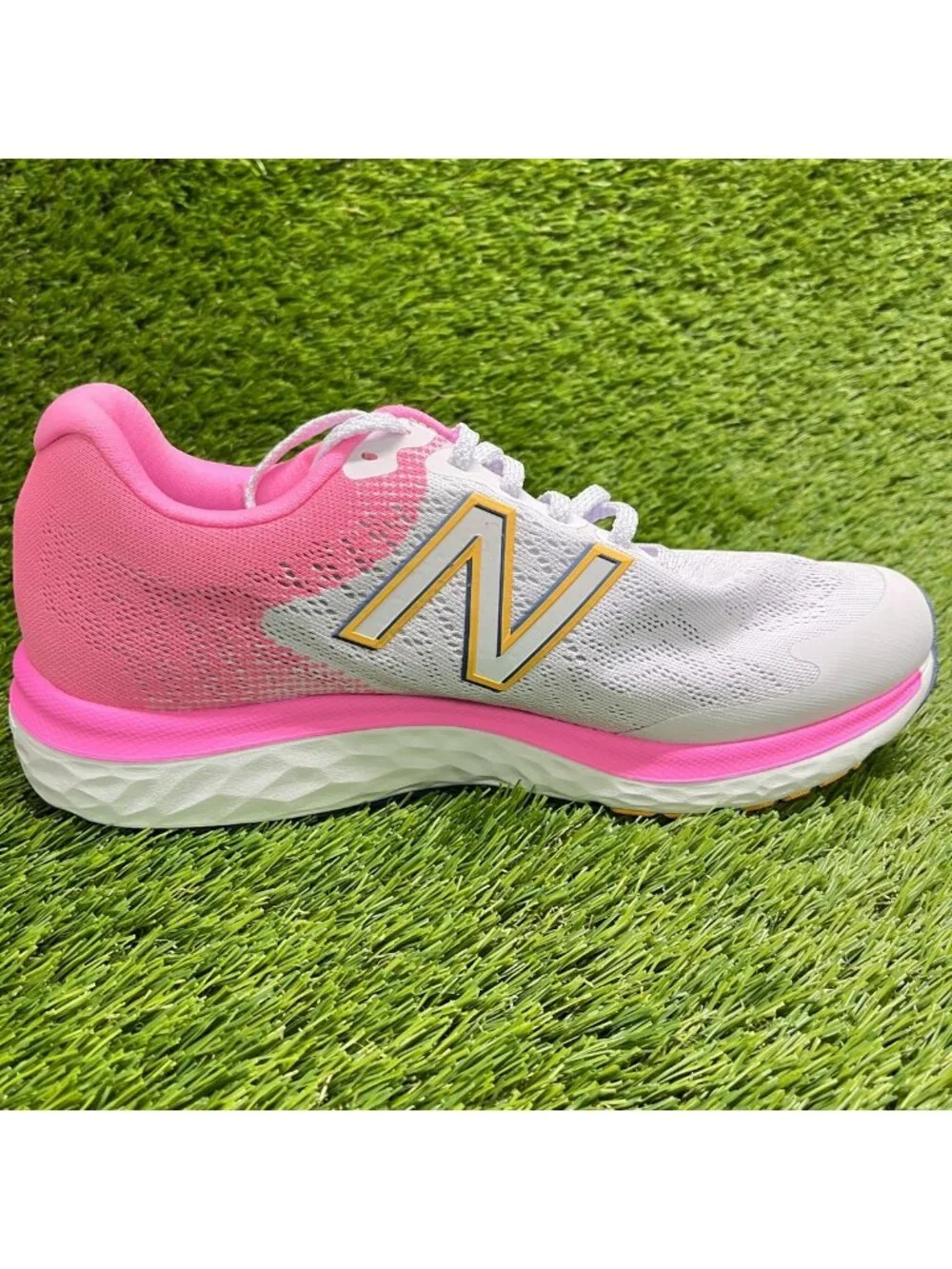 New Balance Fresh Foam 680v7 Womens Size 10D Pink Athletic Running Shoes Sneaker